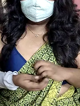 Snapshot of Rathi22 chatting on 09-11-25, 02:17 Rathi22 online show from 09-11-25, 02:17