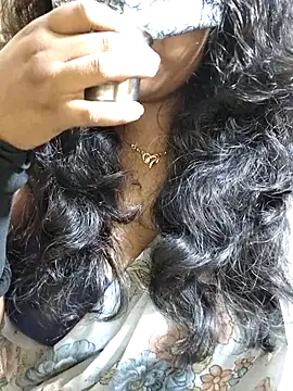 Snapshot of Rathi22 chatting on 09-18-25, 02:30 Rathi22 online show from 09-18-25, 02:30