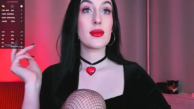 Snapshot of Miss_Alice__ chatting on 01-25-25, 11:11 Miss Alice online show from 01-25-25, 11:11