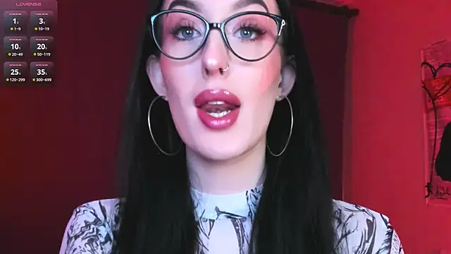 Snapshot of Miss_Alice__ chatting on 02-16-25, 07:49 Miss Alice online show from 02-16-25, 07:49