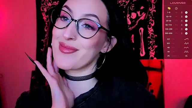 Snapshot of Miss_Alice__ chatting on 10-19-25, 12:33 Miss Alice online show from 10-19-25, 12:33