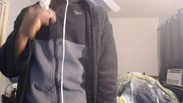 Snapshot of dominatingblacklove chatting on 02-14-25, 09:24 dominatingblacklove online show from 02-14-25, 09:24