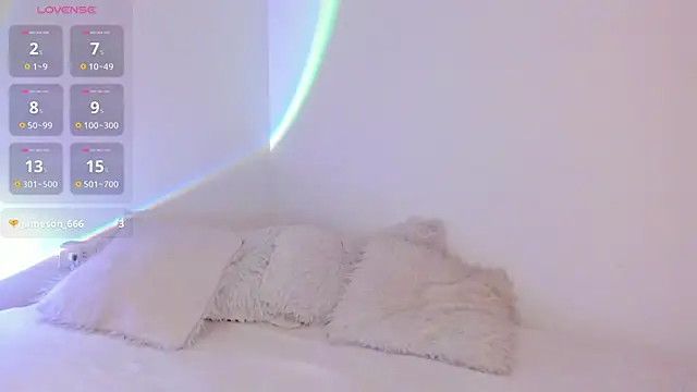 Snapshot of Henophiid chatting on 12-04-25, 06:44 Henophiid online show from 12-04-25, 06:44