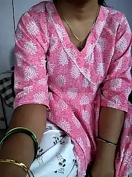 lovelygirl4567 online show from 02-02-26, 05:28