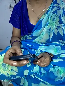 lovelygirl4567 online show from 02-13-26, 04:58