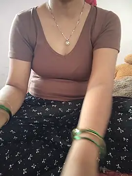lovelygirl4567 online show from 05-17-26, 05:49