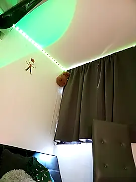 bronwgirl69 online show from 03-09-25, 07:48