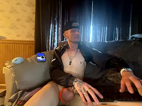 Snapshot of Trystan_Spellman chatting on 04-18-26, 07:07 Trystan Spellman online show from 04-18-26, 07:07