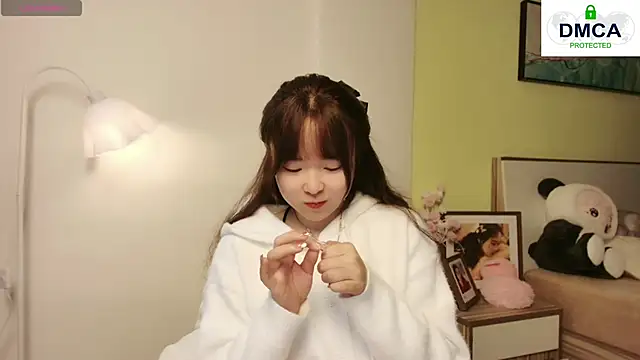 Chenjing0 online show from 02-20-25, 08:17