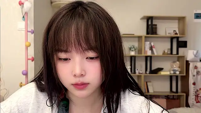 Chenjing0 online show from 10-27-25, 03:21