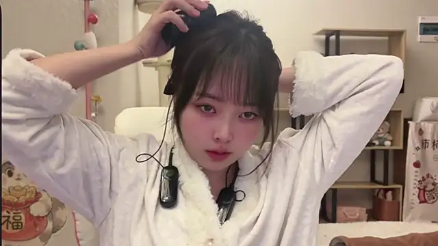 Chenjing0 online show from 01-12-26, 12:54