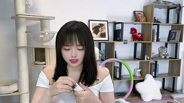 Chenjing0 online show from 04-14-26, 01:06