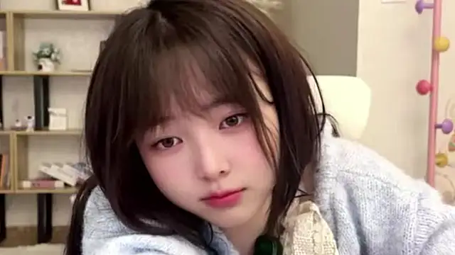 Chenjing0 online show from 04-18-26, 01:37