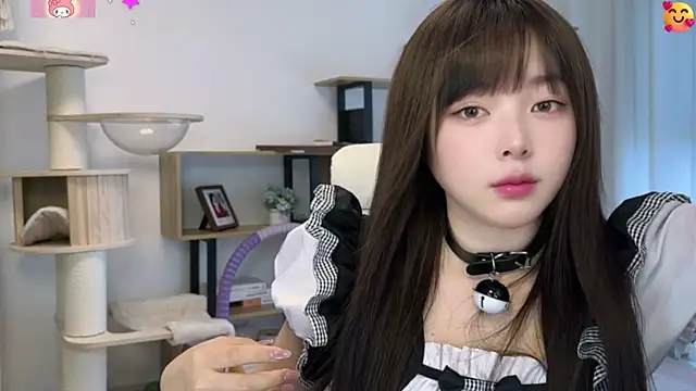 Chenjing0 online show from 05-31-26, 07:37