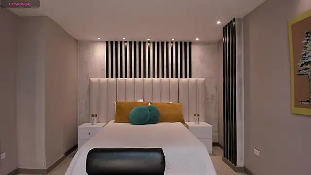 NiaSalvatore online show from 09-21-25, 04:52