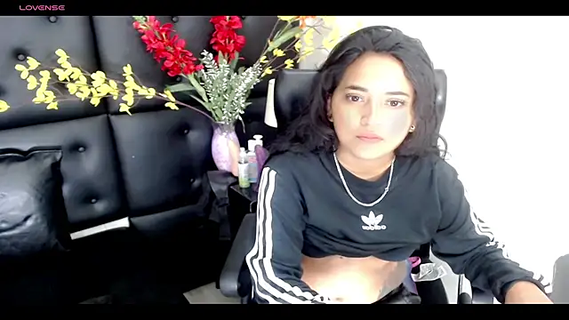 Snapshot of Carolaine01 chatting on 02-13-25, 09:17 Carolaine01 online show from 02-13-25, 09:17