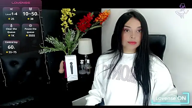 Snapshot of Carolaine01 chatting on 03-20-25, 04:20 Carolaine01 online show from 03-20-25, 04:20