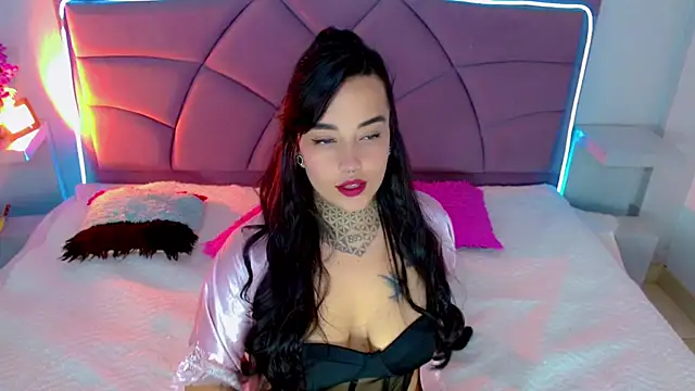 Snapshot of Carolaine01 chatting on 10-16-25, 08:21 Carolaine01 online show from 10-16-25, 08:21