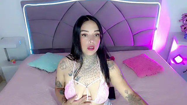 Carolaine01 online show from 01-17-26, 04:33