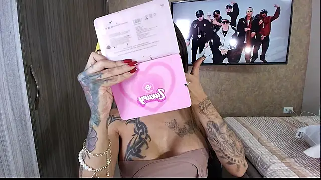 Snapshot of sexy_melany_xxx chatting on 12-05-24, 08:44 sexy melany xxx online show from 12-05-24, 08:44