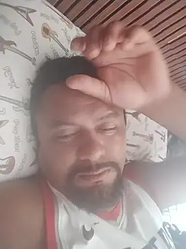 Snapshot of Castroperra chatting on 01-15-26, 12:32 Castroperra online show from 01-15-26, 12:32