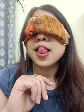 shreya1765 online show from 01-11-26, 02:33