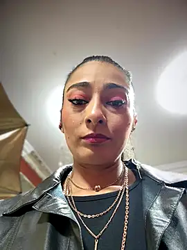 BELLA--26 online show from 10-20-25, 02:06