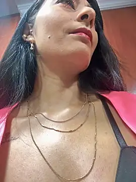 BELLA--26 online show from 10-28-25, 01:58