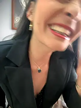 BELLA--26 online show from 11-10-25, 01:43