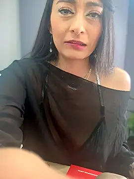 BELLA--26 online show from 11-11-25, 01:33