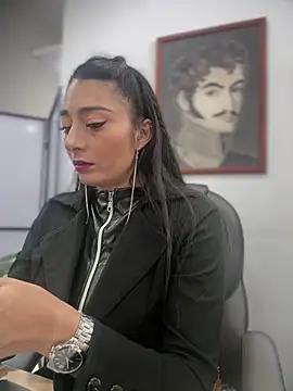 BELLA--26 online show from 12-22-25, 01:52