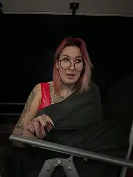 Snapshot of Mia-Fuchs chatting on 02-10-25, 11:34 Mia-Fuchs online show from 02-10-25, 11:34