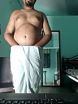 Desi Heat online show from 01-04-25, 02:25