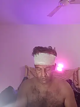 Snapshot of MAGNETICDADDY8 chatting on 03-14-25, 06:29 MAGNETICDADDY8 online show from 03-14-25, 06:29