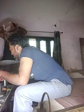 Snapshot of MAGNETICDADDY8 chatting on 09-18-25, 12:51 MAGNETICDADDY8 online show from 09-18-25, 12:51