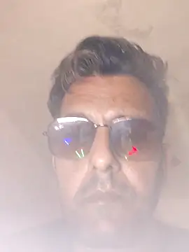 Snapshot of MAGNETICDADDY8 chatting on 10-25-25, 12:29 MAGNETICDADDY8 online show from 10-25-25, 12:29