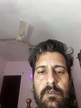 Snapshot of MAGNETICDADDY8 chatting on 11-28-25, 08:11 MAGNETICDADDY8 online show from 11-28-25, 08:11