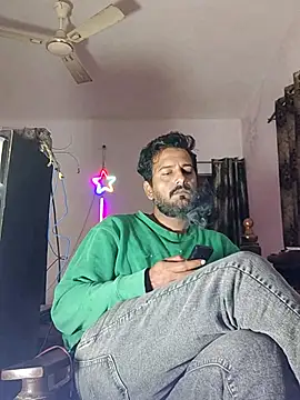 Snapshot of MAGNETICDADDY8 chatting on 12-01-25, 02:55 MAGNETICDADDY8 online show from 12-01-25, 02:55