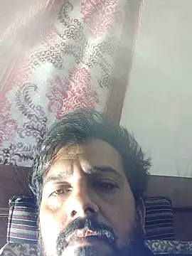 Snapshot of MAGNETICDADDY8 chatting on 12-14-25, 02:17 MAGNETICDADDY8 online show from 12-14-25, 02:17