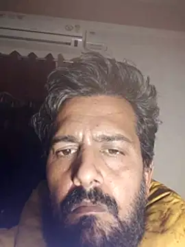 Snapshot of MAGNETICDADDY8 chatting on 12-14-25, 04:12 MAGNETICDADDY8 online show from 12-14-25, 04:12