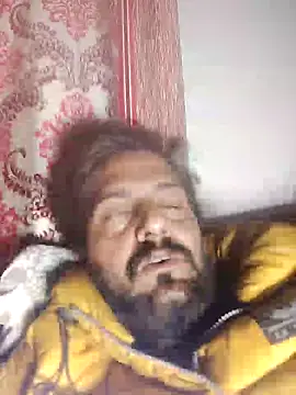 Snapshot of MAGNETICDADDY8 chatting on 12-18-25, 01:22 MAGNETICDADDY8 online show from 12-18-25, 01:22