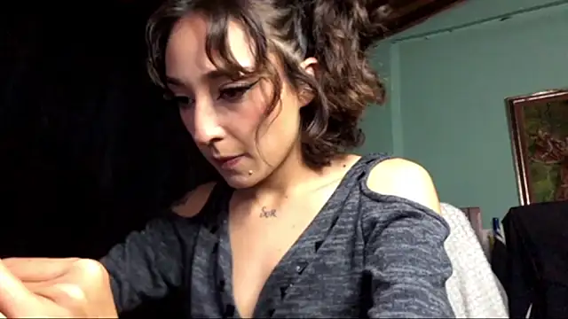 Snapshot of NickiYoung chatting on 01-30-25, 07:29 NickiYoung online show from 01-30-25, 07:29