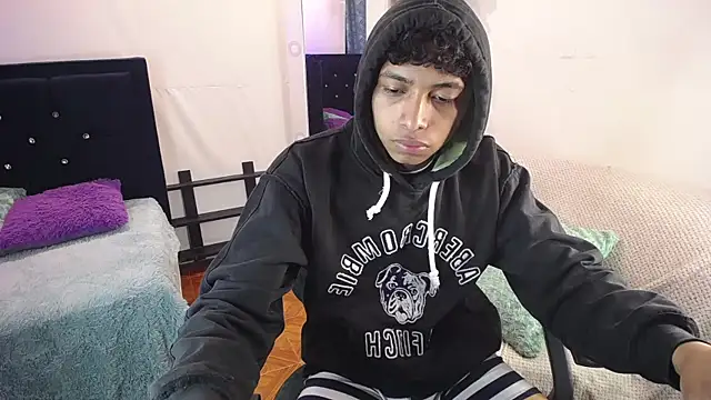 twinkmilk  online show from 03-07-25, 04:13