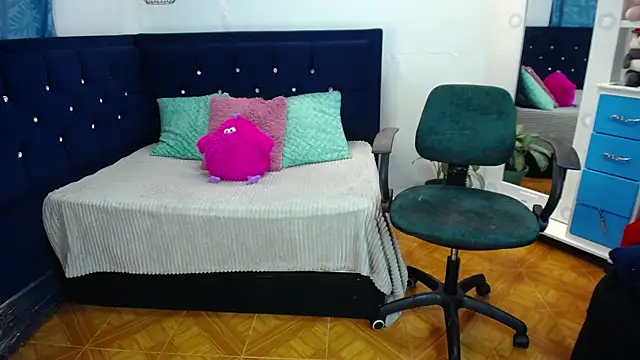 twinkmilk  online show from 03-16-25, 12:34