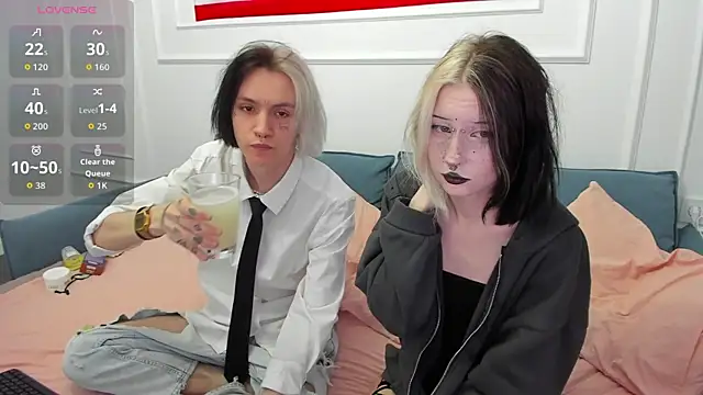 Snapshot of VeryRare_TwinS chatting on 05-05-26, 03:31 VeryRare TwinS online show from 05-05-26, 03:31