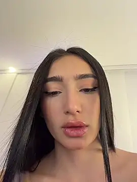 Snapshot of Maddy_Jones chatting on 07-19-26, 02:59 Maddy Jones online show from 07-19-26, 02:59