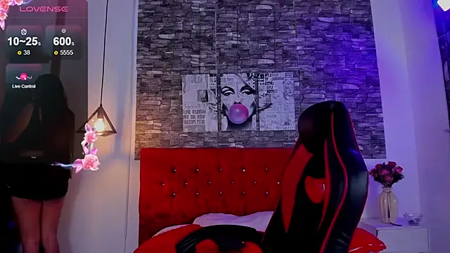 Snapshot of Emily_sc chatting on 01-25-25, 12:37 Emily sc online show from 01-25-25, 12:37