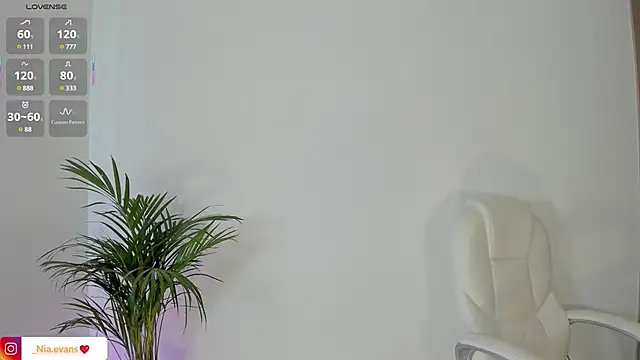 NiiaEvanss online show from 03-03-25, 04:35