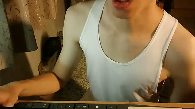 Snapshot of KYU890428 chatting on 11-02-25, 03:58 KYU890428 online show from 11-02-25, 03:58