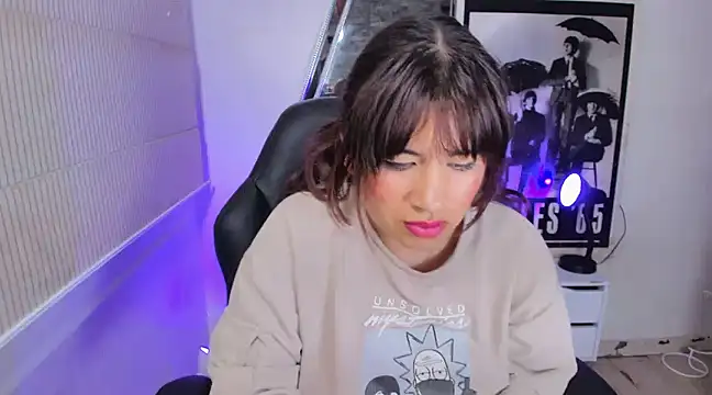 Ji Eun online show from 01-05-25, 03:34